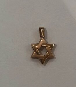 תליון זהב צהוב 14K צורת מגן דוד בינוני ועבה